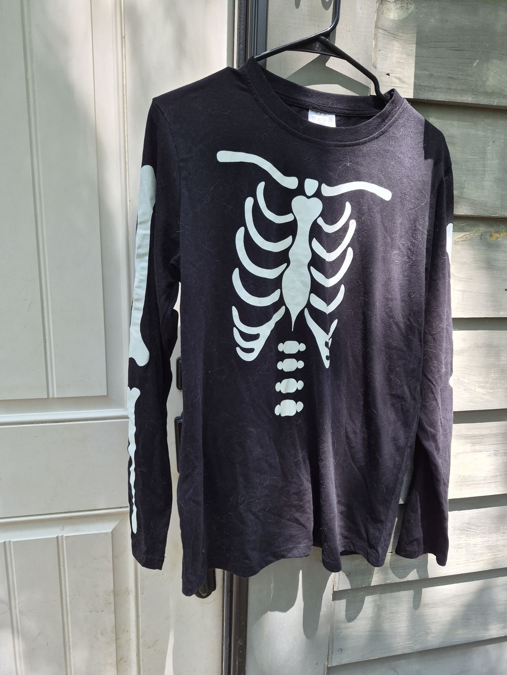 Women's Medium Black Skeleton Graphic Long-Sleeve Tee
